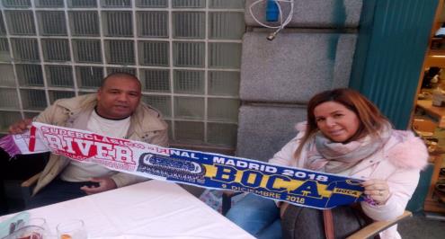 بالفيديو والصور.. أجواء السوبر كلاسيكو في مدريد.. جماهير ريفير وبوكا تستعد للنهائي 